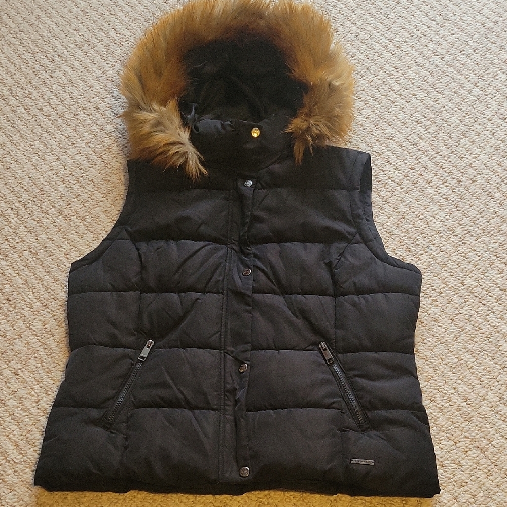 Marc New York Black Quilted Vest with Faux Fur Trim